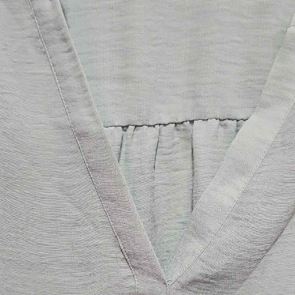 Torrid Mint Green V-Neck Top - Picture 3 of 4